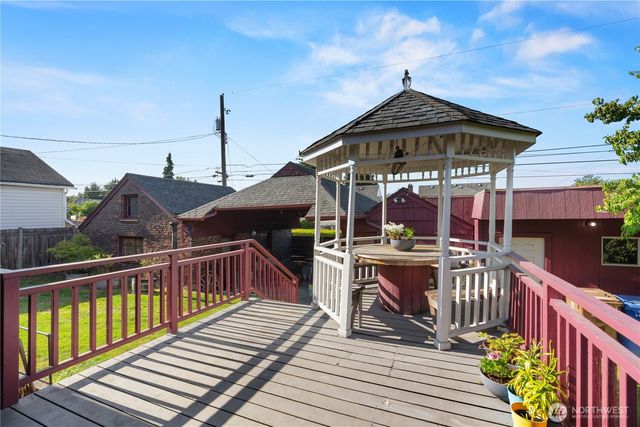 235 S 59th St, Tacoma, WA 98408