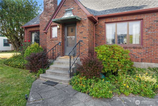 235 S 59th St, Tacoma, WA 98408