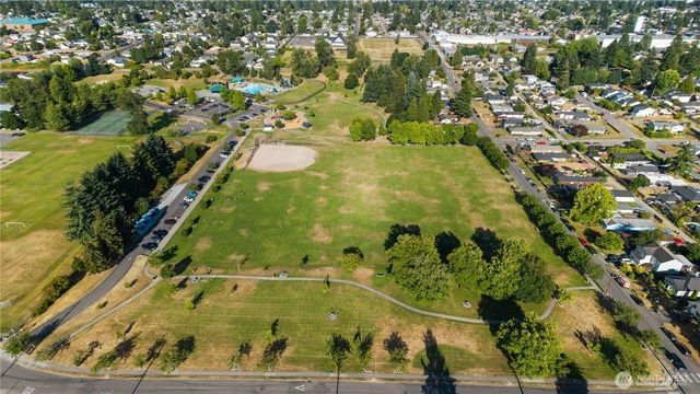235 S 59th St, Tacoma, WA 98408