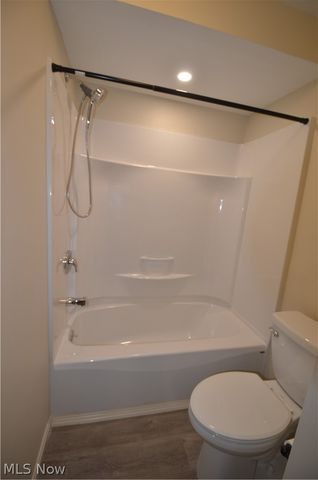 6933 W Fitzwater Road, Brecksville, OH 44141