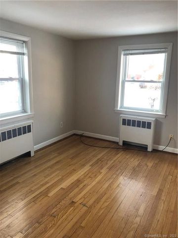 21-27 Hartford Avenue 11, Newington, CT 06111