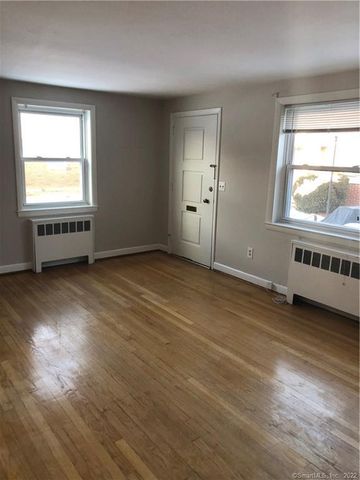 21-27 Hartford Avenue 11, Newington, CT 06111