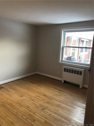 21-27 Hartford Avenue 11, Newington, CT 06111