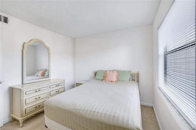 4338 27th CT SW 104, Naples, FL 34116