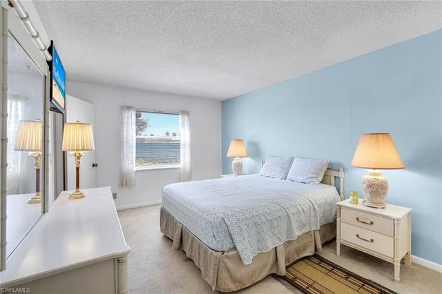 4338 27th CT SW 104, Naples, FL 34116