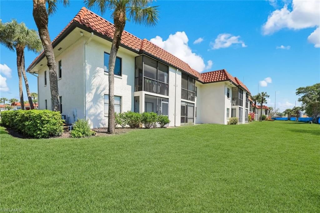 4338 27th CT SW 104, Naples, FL 34116