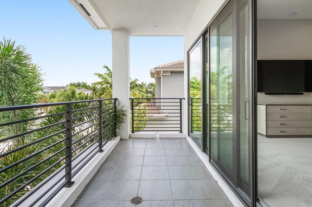 9022 CHAUVET Way, Boca Raton, FL 33496