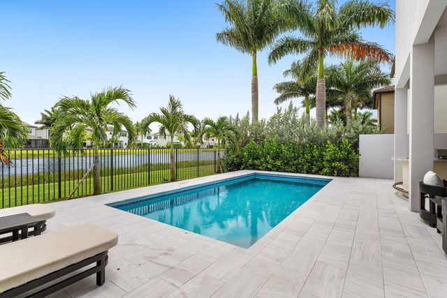 9022 CHAUVET Way, Boca Raton, FL 33496