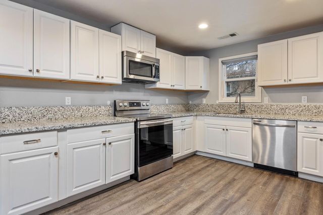 1820 Julian Ave, Modesto, CA 95354