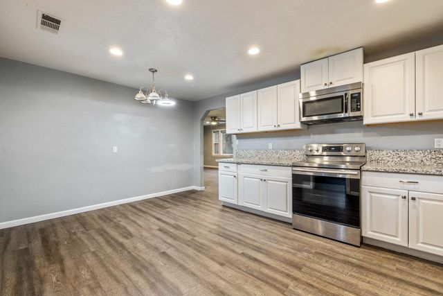 1820 Julian Ave, Modesto, CA 95354