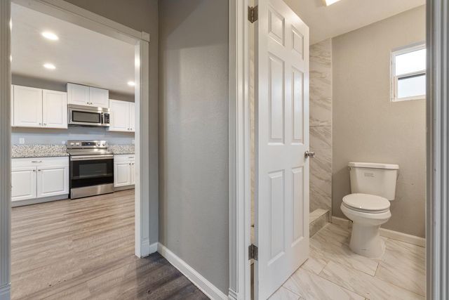 1820 Julian Ave, Modesto, CA 95354