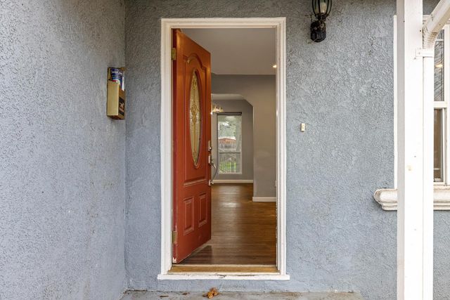 1820 Julian Ave, Modesto, CA 95354