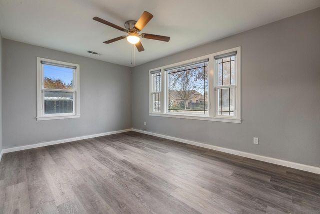 1820 Julian Ave, Modesto, CA 95354