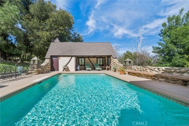 23021 8th Street, Newhall, CA 91321