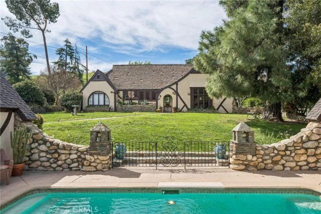 23021 8th Street, Newhall, CA 91321