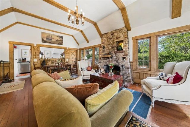 23021 8th Street, Newhall, CA 91321