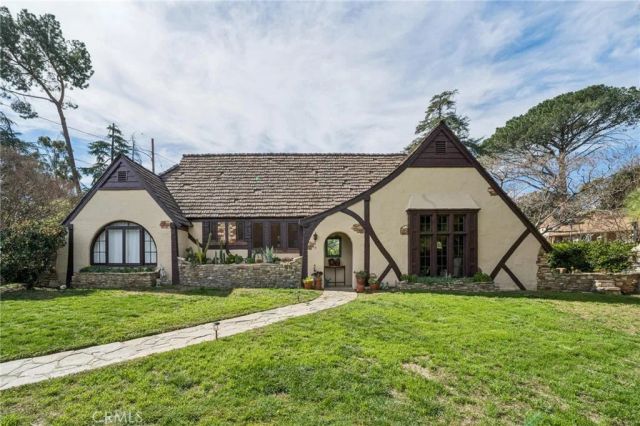 23021 8th Street, Newhall, CA 91321