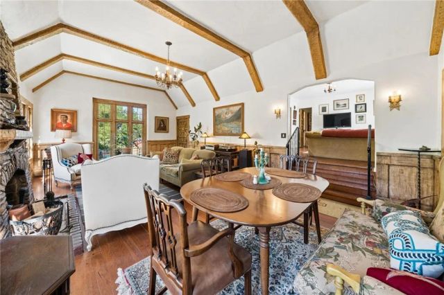 23021 8th Street, Newhall, CA 91321