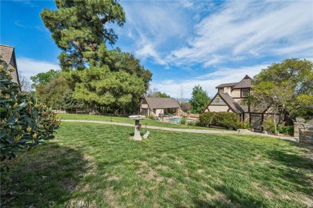 23021 8th Street, Newhall, CA 91321