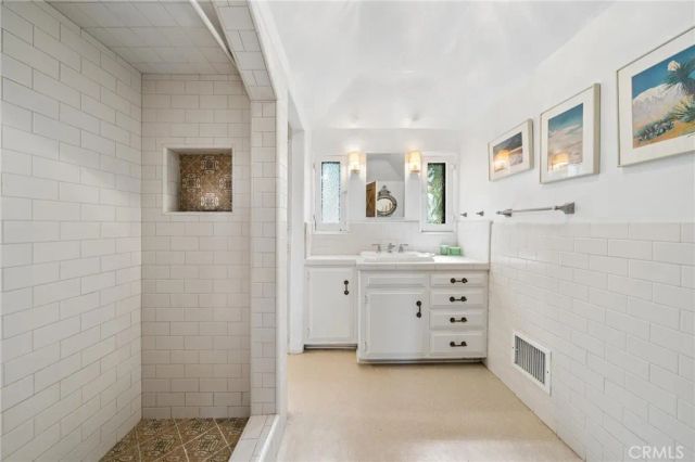 23021 8th Street, Newhall, CA 91321