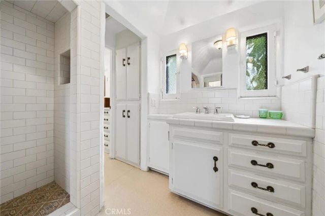 23021 8th Street, Newhall, CA 91321