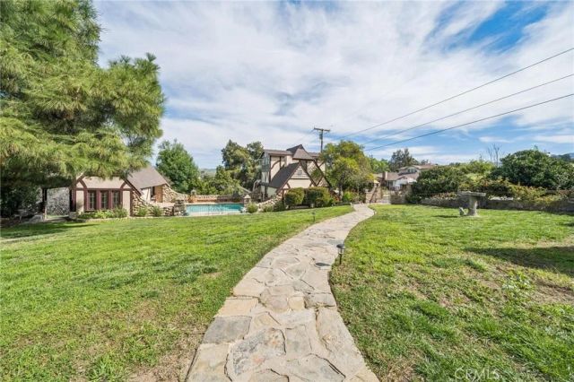 23021 8th Street, Newhall, CA 91321
