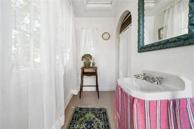 23021 8th Street, Newhall, CA 91321