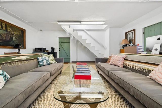 23021 8th Street, Newhall, CA 91321