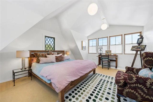 23021 8th Street, Newhall, CA 91321