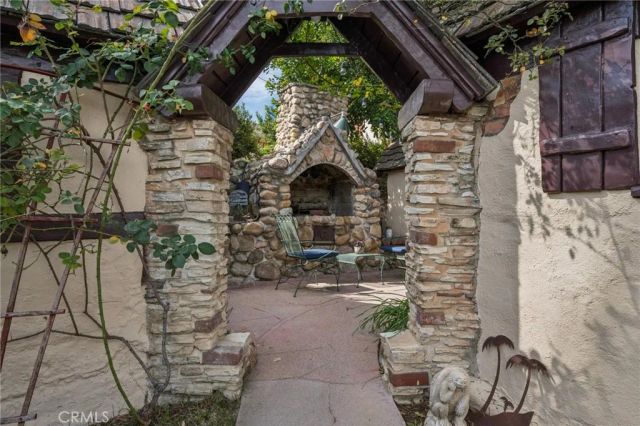 23021 8th Street, Newhall, CA 91321