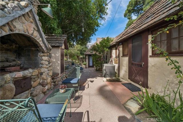 23021 8th Street, Newhall, CA 91321