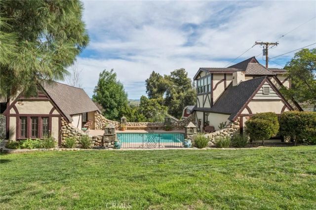 23021 8th Street, Newhall, CA 91321