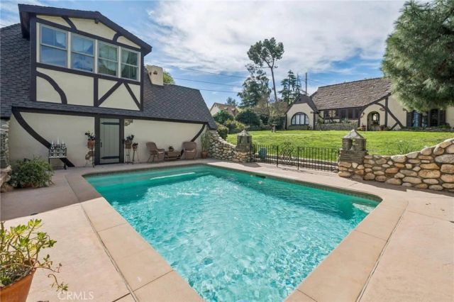 23021 8th Street, Newhall, CA 91321