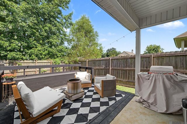 32425 N Moss Dr, Denham Springs, LA 70706