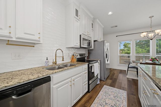32425 N Moss Dr, Denham Springs, LA 70706
