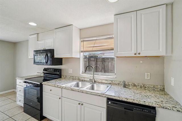 6807 WHITE CLIFFS WAY, Tampa, FL 33625