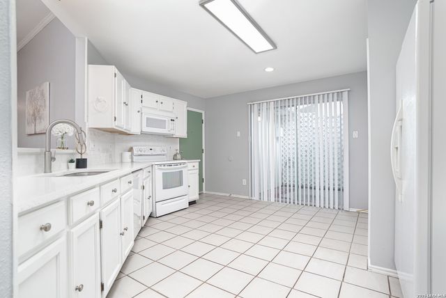 3527 Lake Sunset, San Antonio, TX 78217