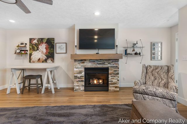 3686 Oxford 4, Hudsonville, MI 49426