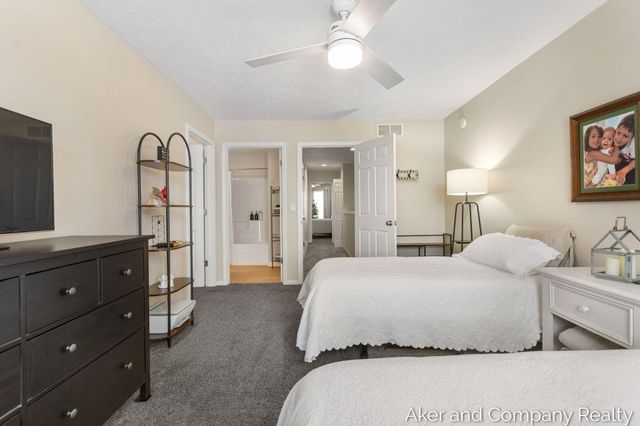 3686 Oxford 4, Hudsonville, MI 49426