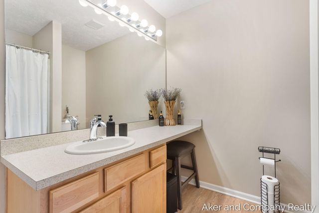 3686 Oxford 4, Hudsonville, MI 49426