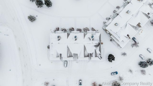 3686 Oxford 4, Hudsonville, MI 49426