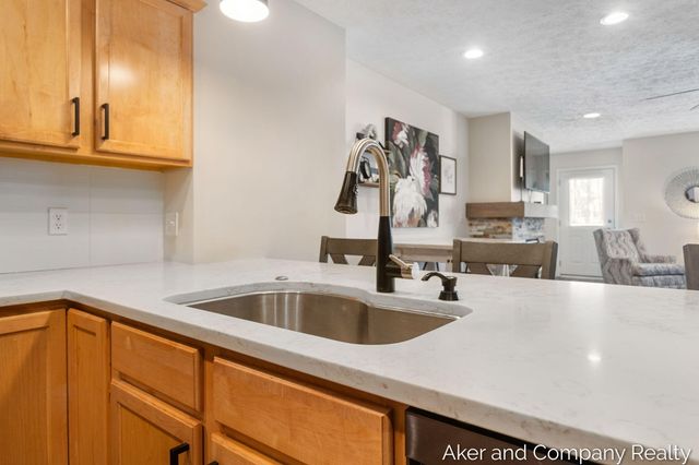 3686 Oxford 4, Hudsonville, MI 49426