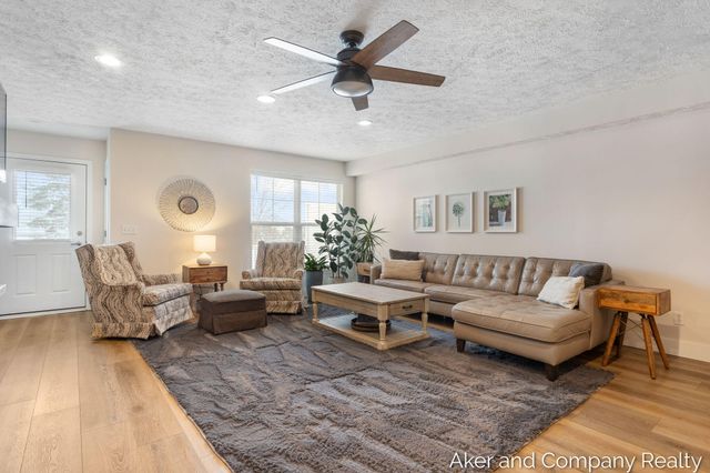 3686 Oxford 4, Hudsonville, MI 49426