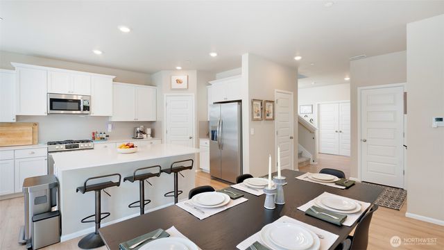 925 Thrush Court SE, Port Orchard, WA 98366