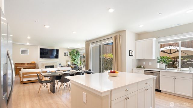 925 Thrush Court SE, Port Orchard, WA 98366