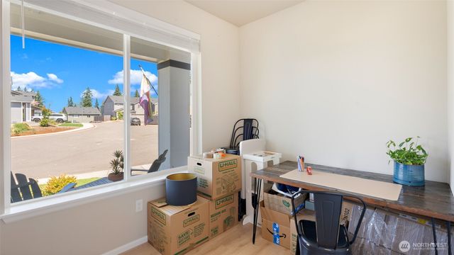 925 Thrush Court SE, Port Orchard, WA 98366