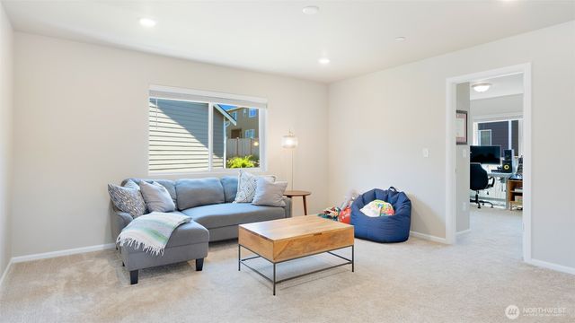 925 Thrush Court SE, Port Orchard, WA 98366