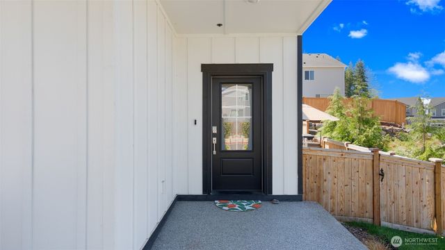 925 Thrush Court SE, Port Orchard, WA 98366