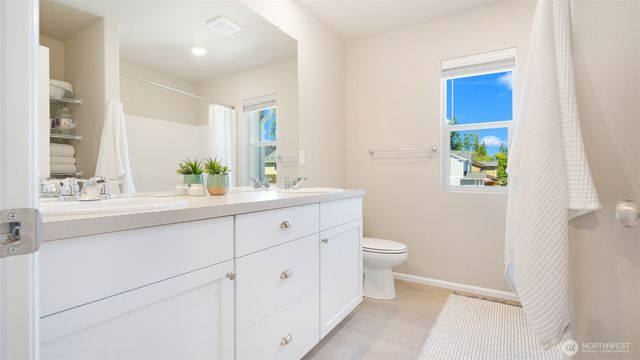 925 Thrush Court SE, Port Orchard, WA 98366