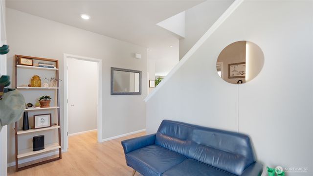 925 Thrush Court SE, Port Orchard, WA 98366